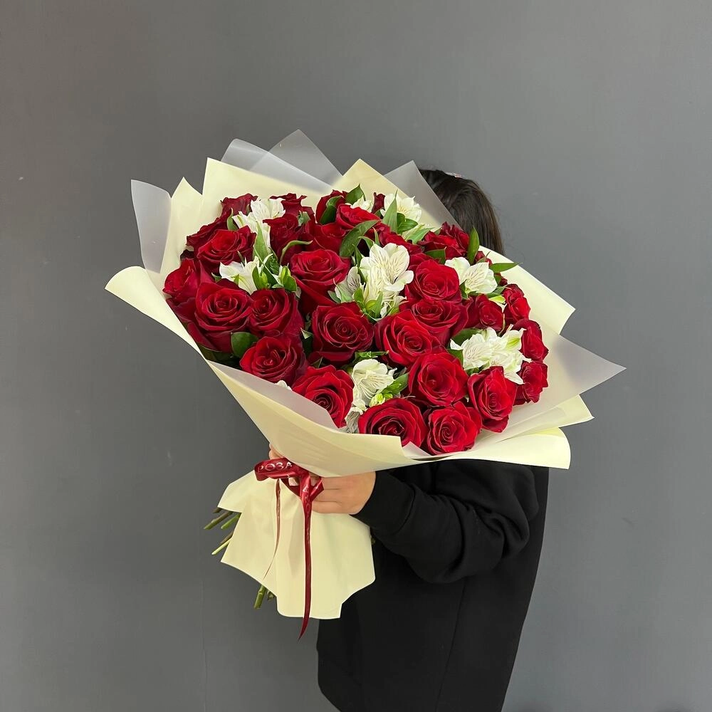 Букет «Танец любви» – гармония страсти и нежности в каждом лепестке Астрахань Астраханская область