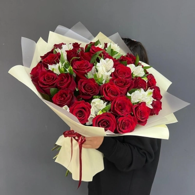 Букет «Танец любви» – гармония страсти и нежности в каждом лепестке Астрахань Астраханская область