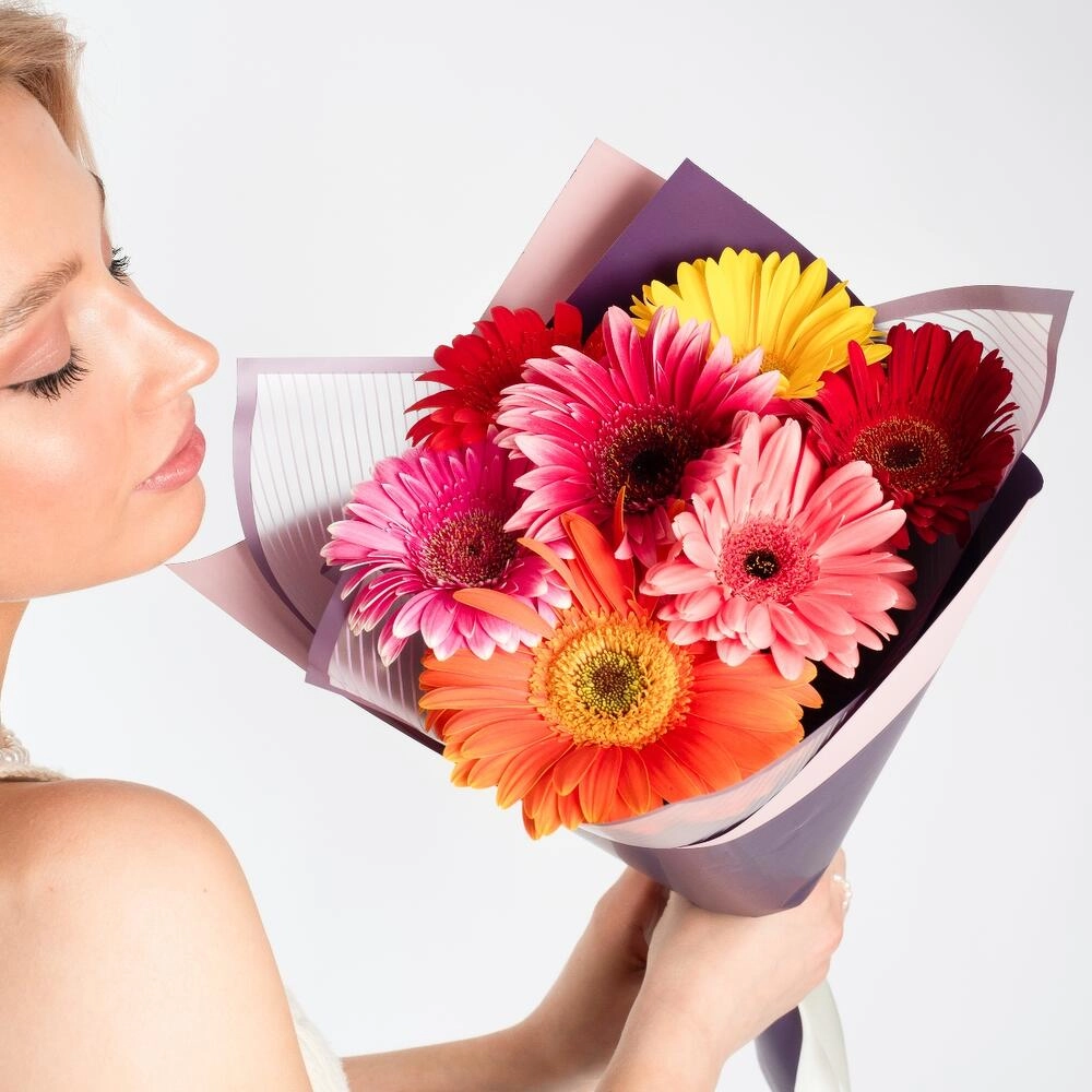 Солнечный букет из 7 свежих гербер – радость в подарок Астрахань Астраханская область