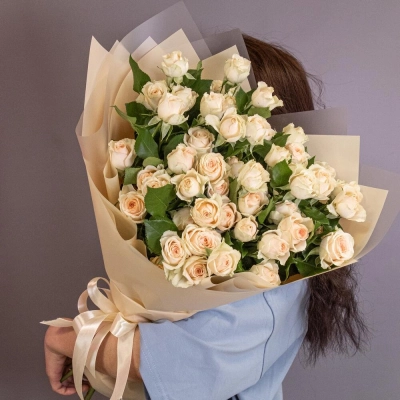 Букет «Персик» – пышные кустовые розы нежно-персикового оттенка Астрахань Астраханская область