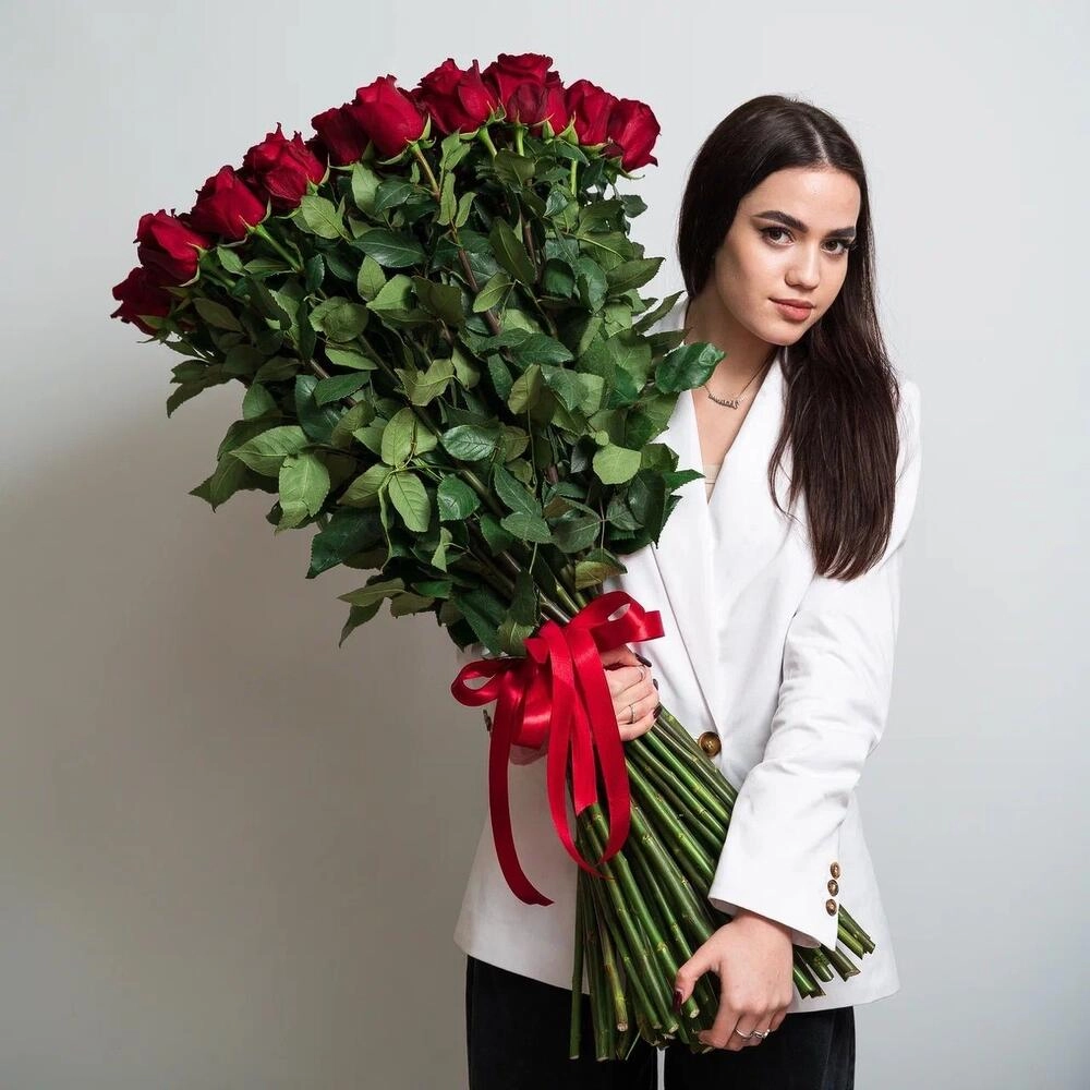 Роскошный букет из 51 красной розы – воплощение безграничной любви Астрахань Астраханская область