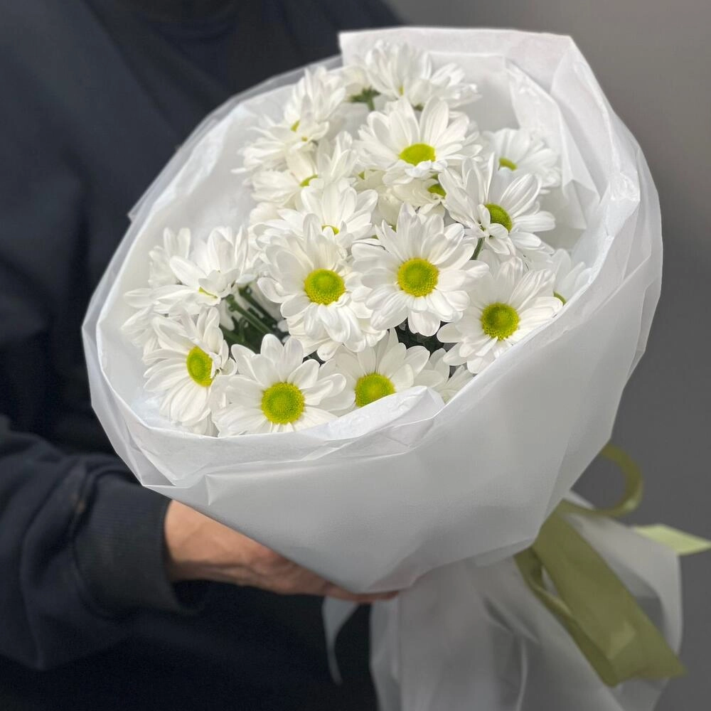 Букет «Ромашковый» – нежные белые хризантемы в деревенском стиле Астрахань Астраханская область