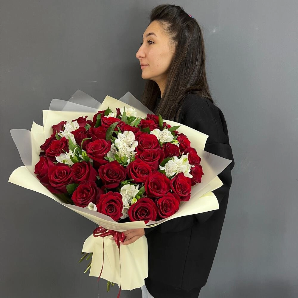 Букет «Танец любви» – гармония страсти и нежности в каждом лепестке Астрахань Астраханская область