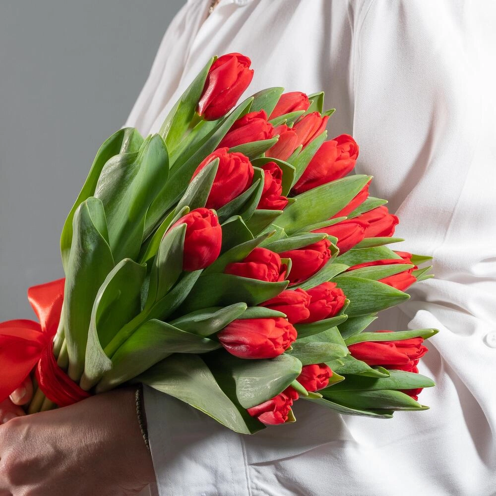 Букет из 25 красных тюльпанов Астрахань Астраханская область