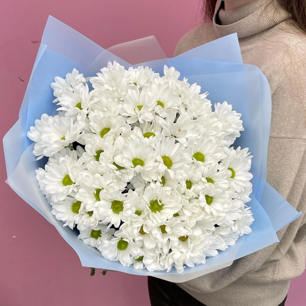 Букет «Ромашковое поле» – свежесть белых хризантем Астрахань Астраханская область