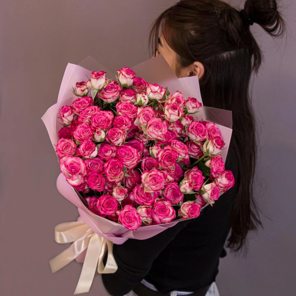 Букет «Розовый бум» – пышные кустовые розы в нежно-розовых тонах Астрахань Астраханская область