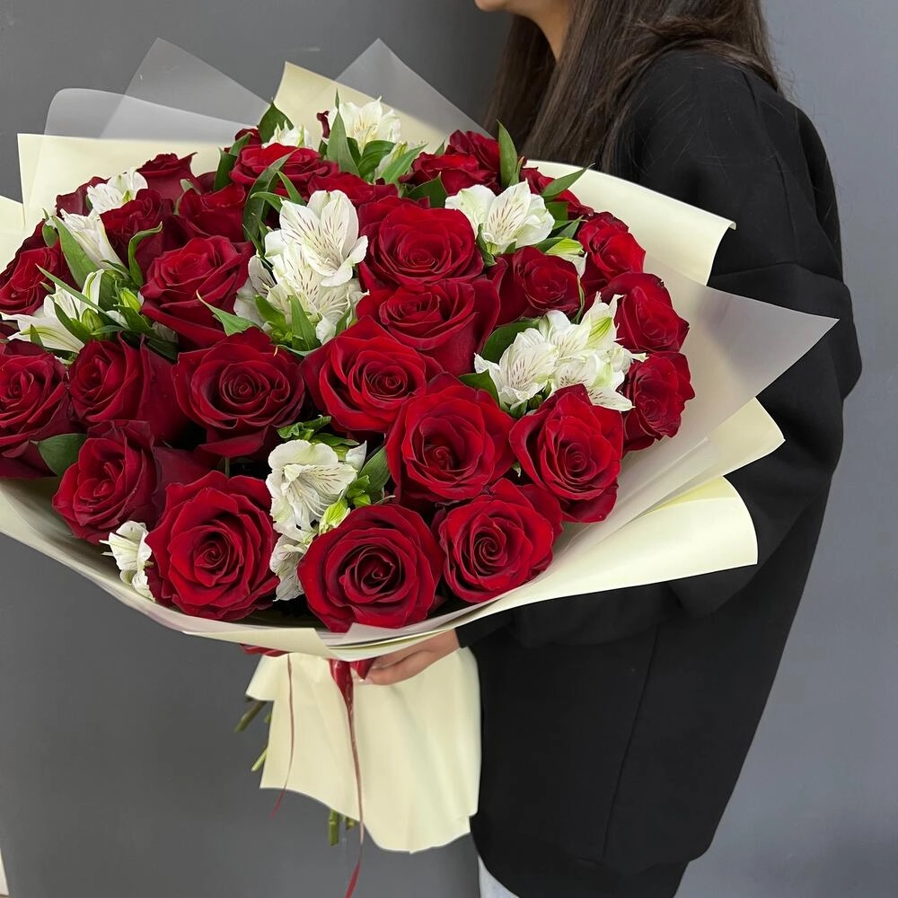 Букет «Танец любви» – гармония страсти и нежности в каждом лепестке Астрахань Астраханская область