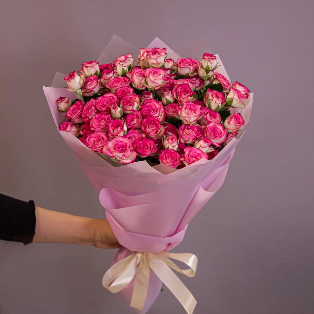 Букет «Розовый бум» – пышные кустовые розы в нежно-розовых тонах Астрахань Астраханская область