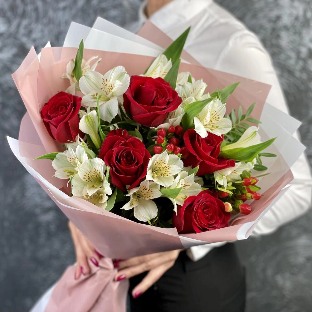 Букет «Нуар» – контраст страсти и нежности Астрахань Астраханская область