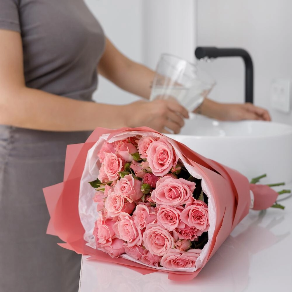 Букет из 9 розовых кустовых роз – нежность в каждом лепестке Астрахань Астраханская область