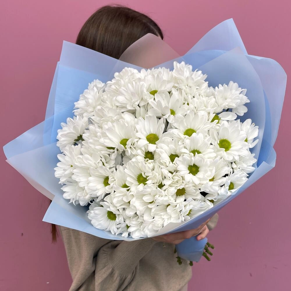 Букет «Ромашковое поле» – свежесть белых хризантем Астрахань Астраханская область