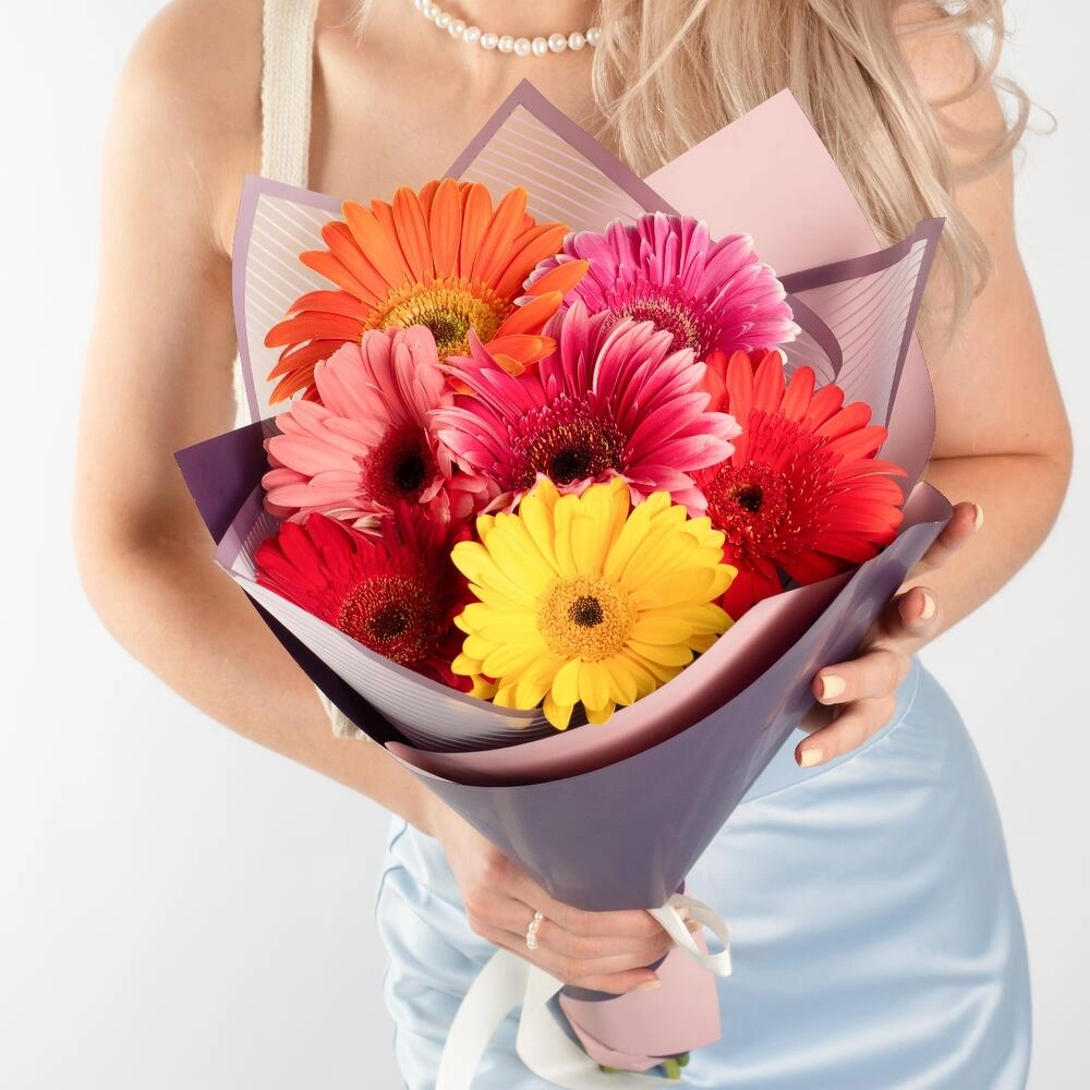 Солнечный букет из 7 свежих гербер – радость в подарок Астрахань Астраханская область