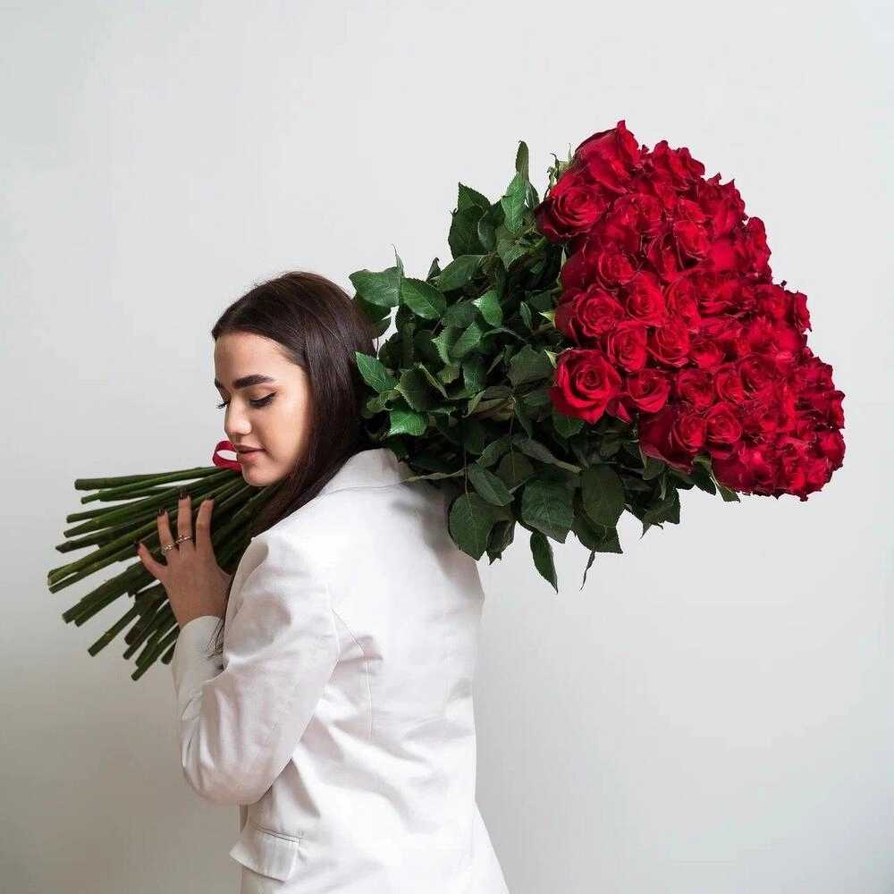 Роскошный букет из 51 красной розы – воплощение безграничной любви Астрахань Астраханская область