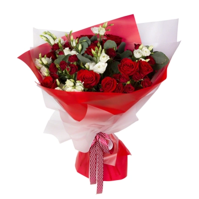Контрастный букет «Рандеву» – красные розы и белые эустомы Астрахань Астраханская область