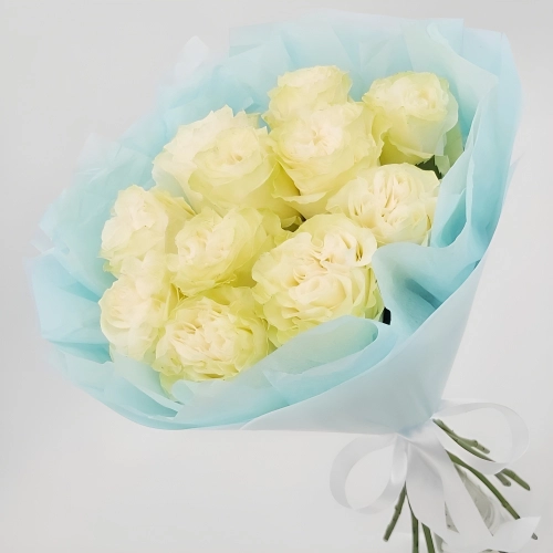 Букет «Кружевное облачко» – 11 белоснежных роз в нежной упаковке Астрахань Астраханская область