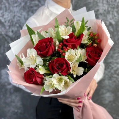 Букет «Нуар» – контраст страсти и нежности Астрахань Астраханская область