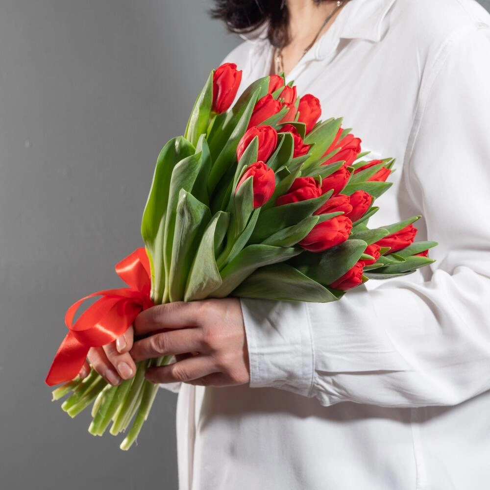 Букет из 25 красных тюльпанов Астрахань Астраханская область