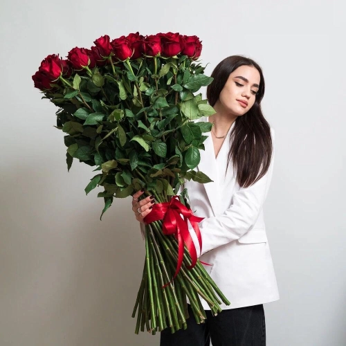Роскошный букет из 51 красной розы – воплощение безграничной любви Астрахань Астраханская область