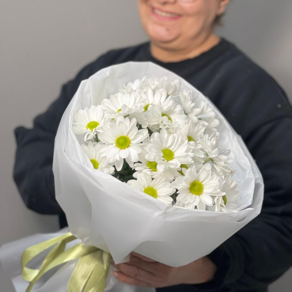Букет «Ромашковый» – нежные белые хризантемы в деревенском стиле Астрахань Астраханская область